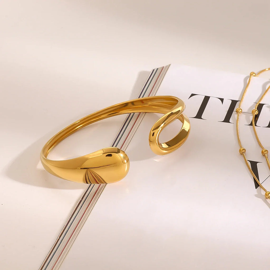Nova Flow Cuff