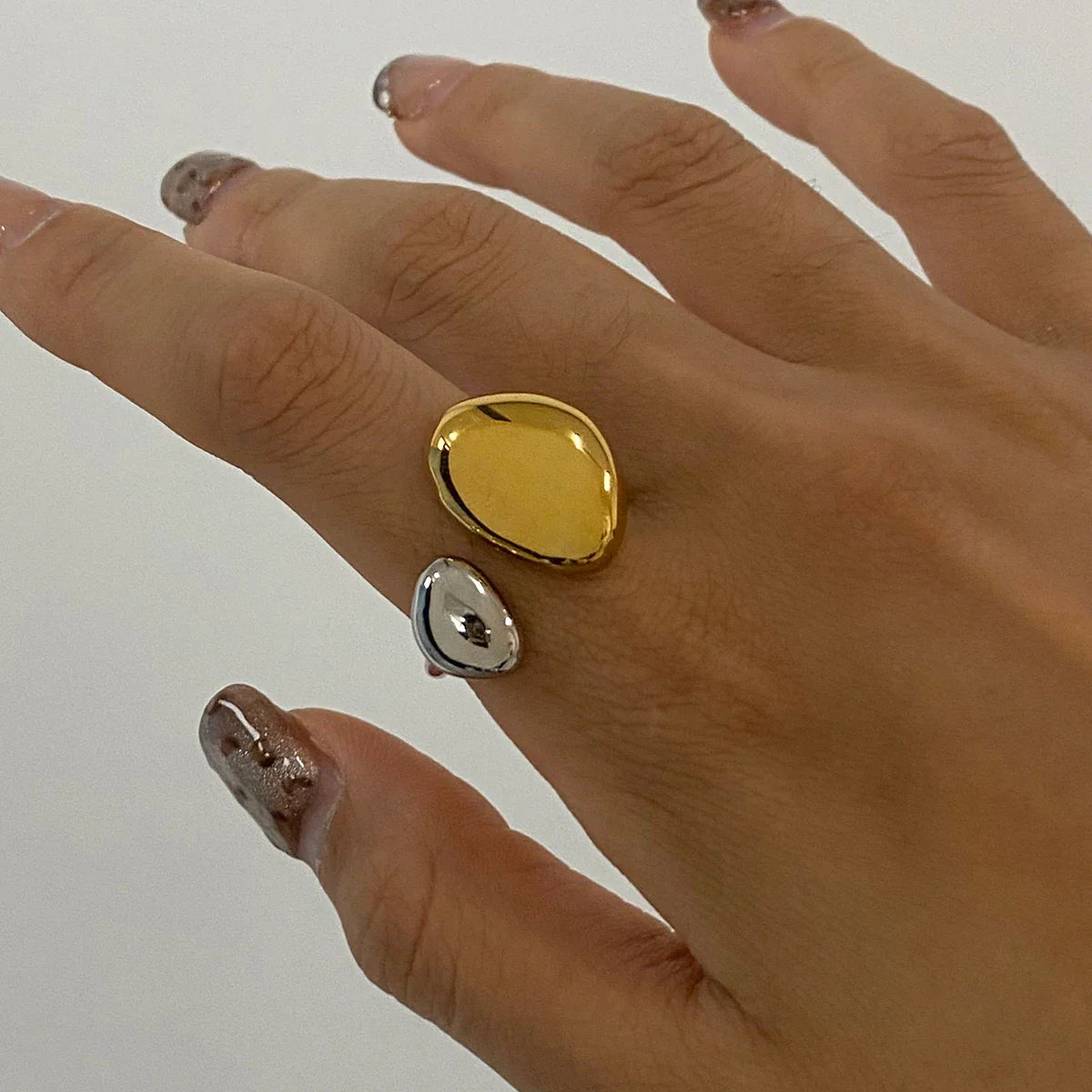 Dual-Tone Pebble