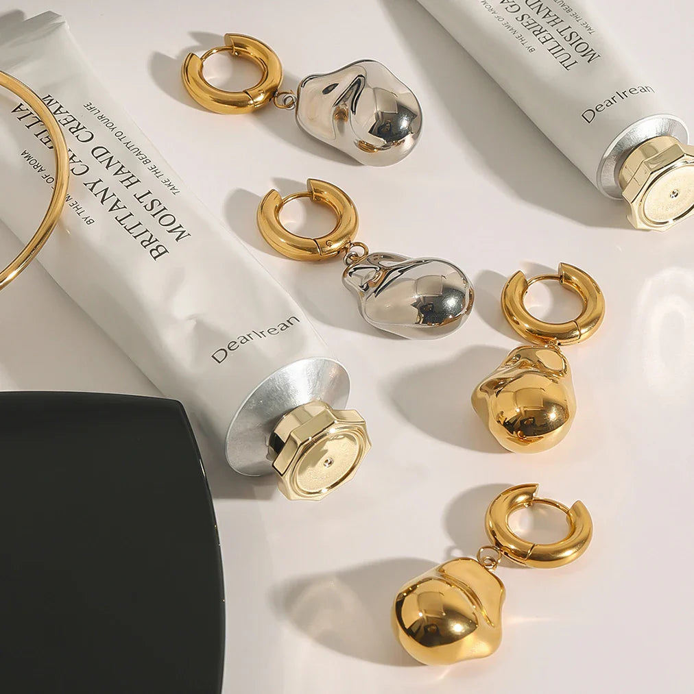 Abstract Teardrop Dangle Gold