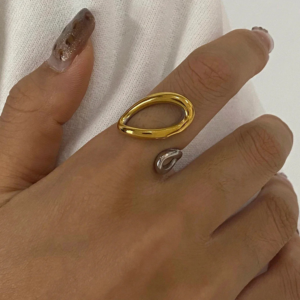Abstract Twist Ring